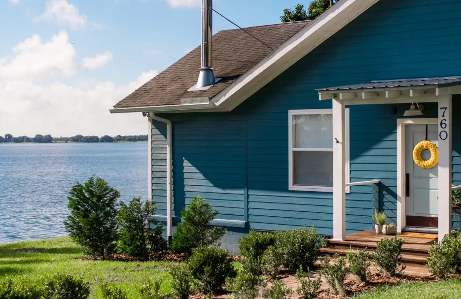 Living Patterns Common Among Families Who Choose Lake Homes for Sale Near Me